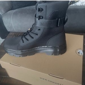 Doc Martens combs tech extra tough- size 7